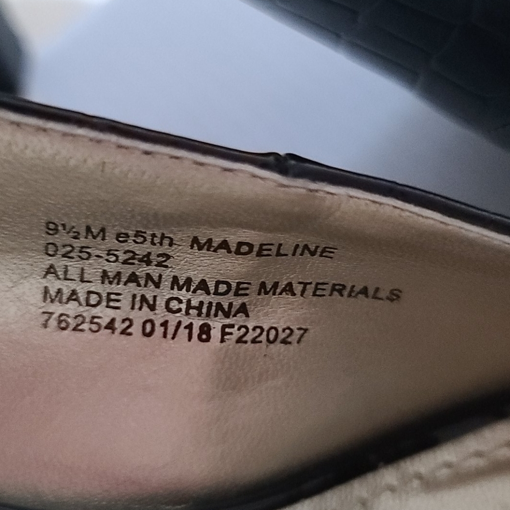 East 5th Black Pumps size 9.5 M (fits like 10) - Picture 2 of 9